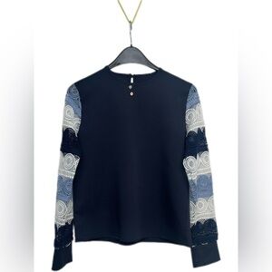 N by Nancy Blue Blouse with embroidered sleeves size large